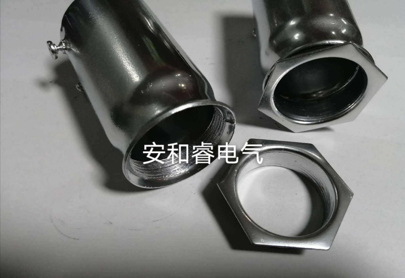 電管專(zhuān)用管件：內(nèi)絲盒接/直接/彎頭廠(chǎng)家批發(fā)！